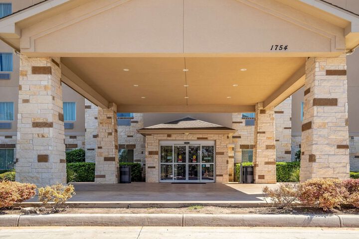 Hotel 5 of 57