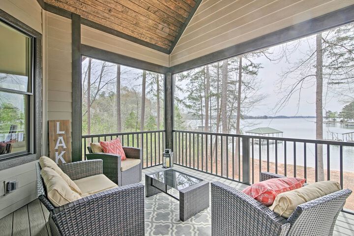 Lake Keowee Home With Balcony & Boat Dock!