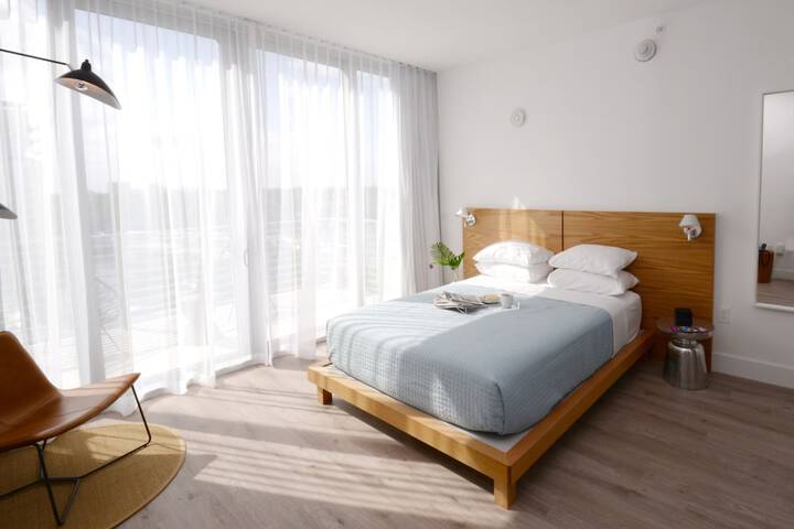 Room 42 of 103