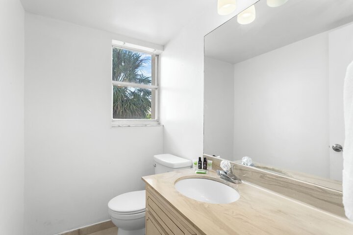 Bay Harbor Sunset Apt 3A
