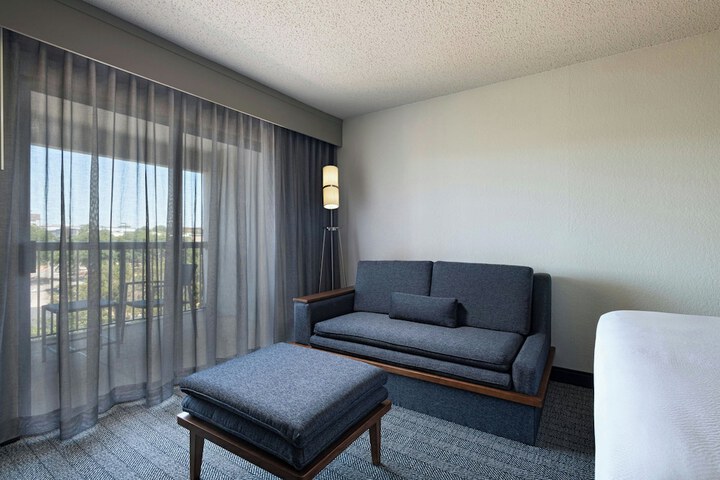 Room 29 of 42