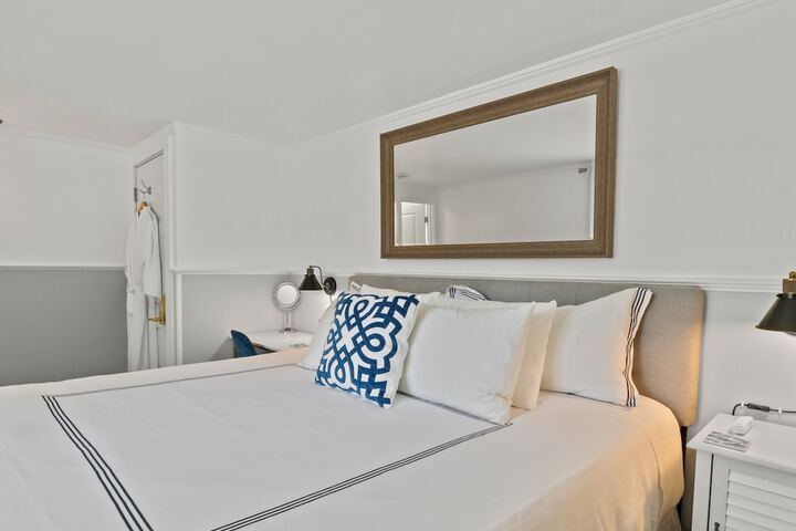 Room 30 of 72