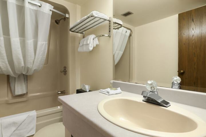 Room 9 of 25