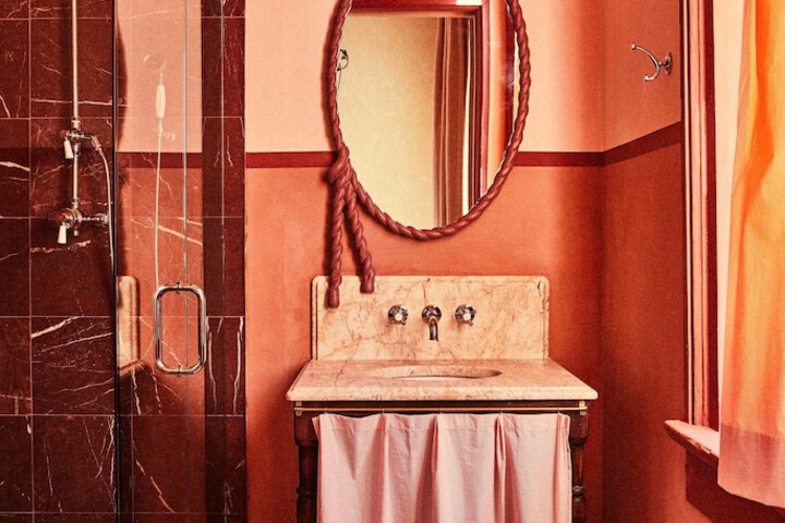 Room 43 of 151