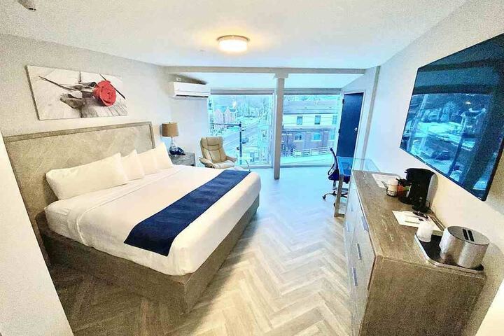 Room 16 of 53