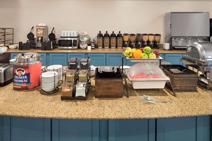Breakfast/Coffee Service 23 of 28