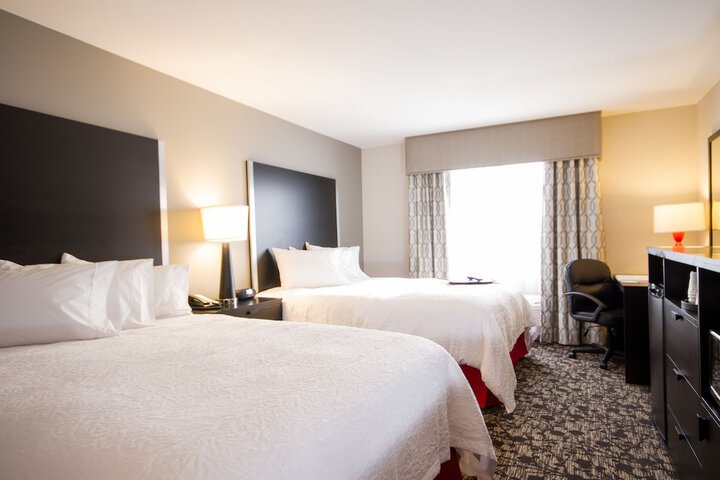 Hampton Inn & Suites Roanoke Airport