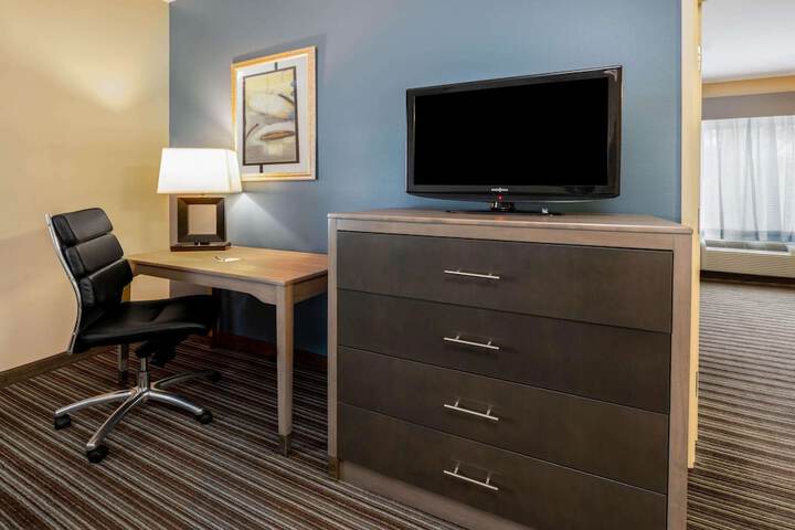 Room 21 of 37