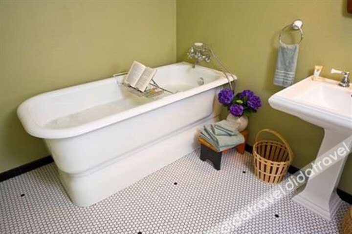 The Craftsman Bed & Breakfast