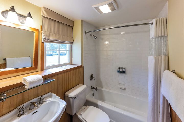Lake Crescent Lodge