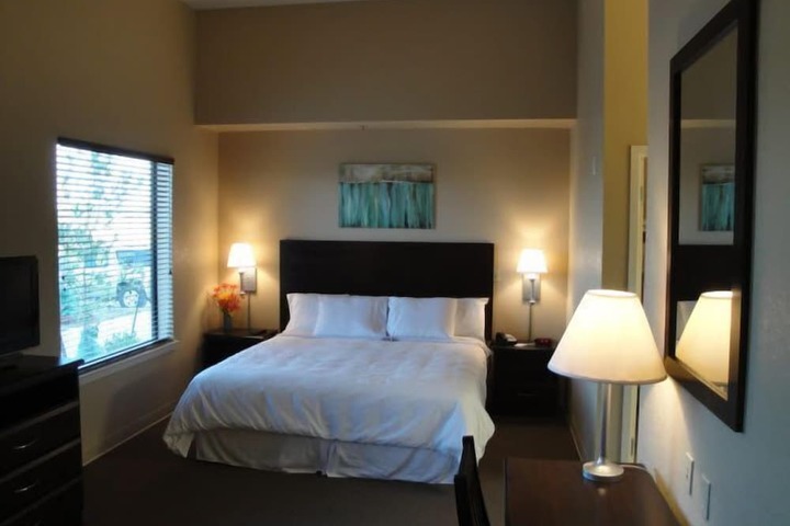 Ambassador Inn & Suites