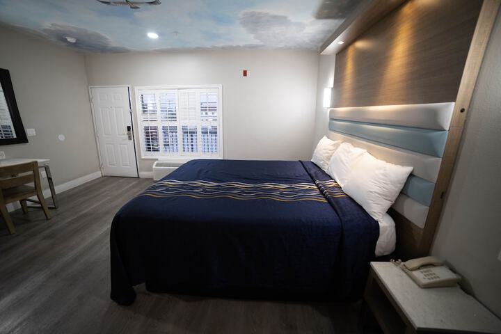 Room 13 of 67
