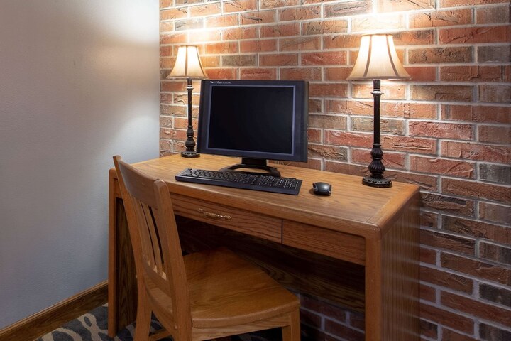 Business Center 25 of 25