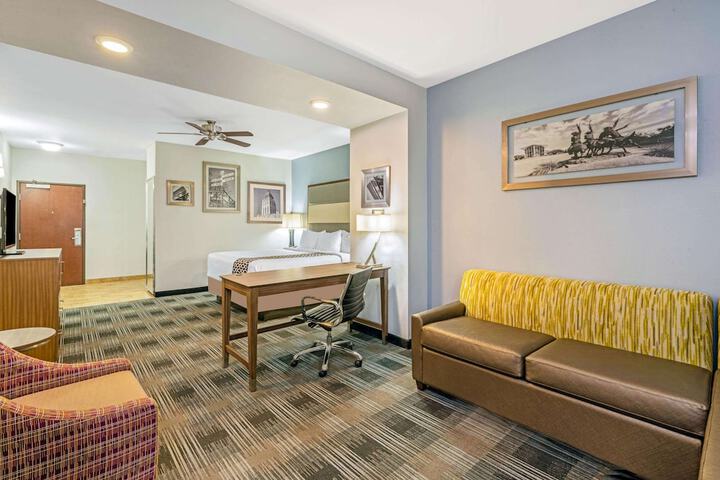 La Quinta Inn & Suites by Wyndham Guthrie