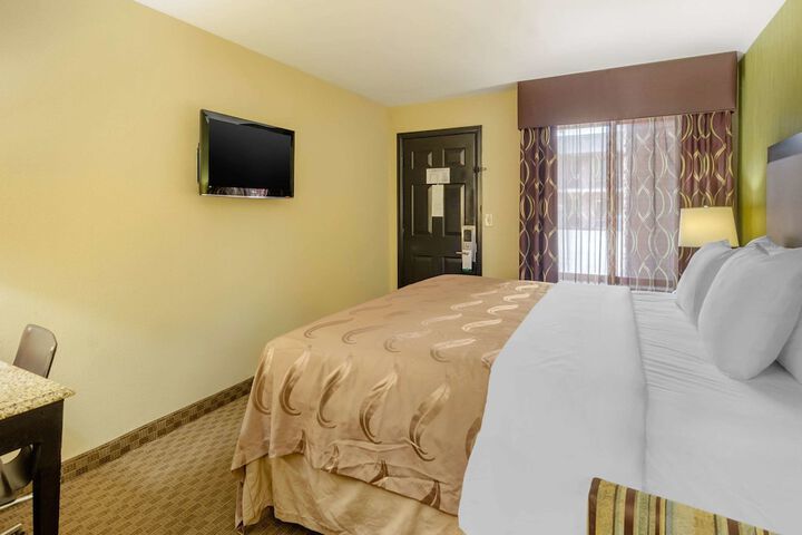 Room 22 of 42