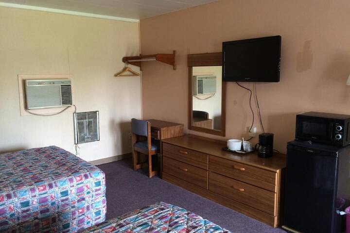 Room 9 of 16
