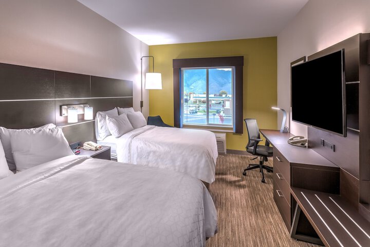 Room 6 of 26