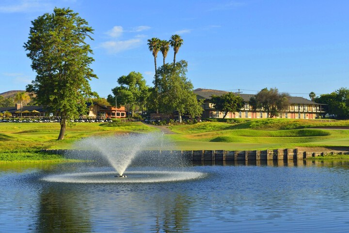 Carlton Oaks Lodge an Ascend Collection Hotel