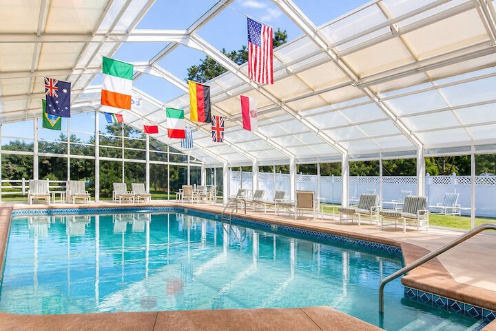 Colonial Acres Resort