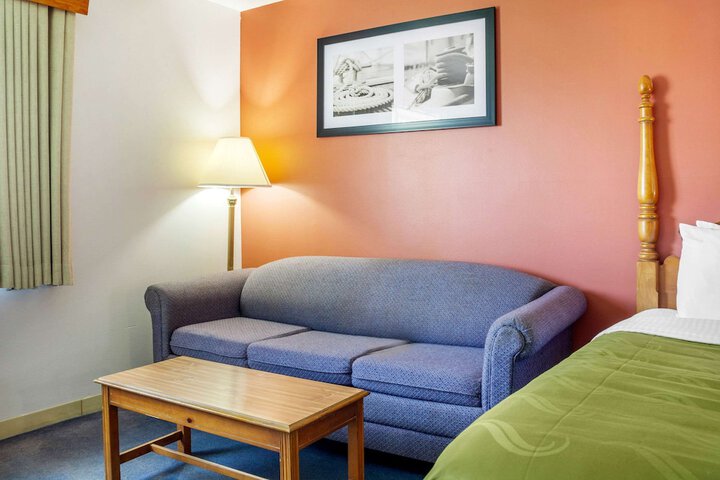 Room 53 of 94