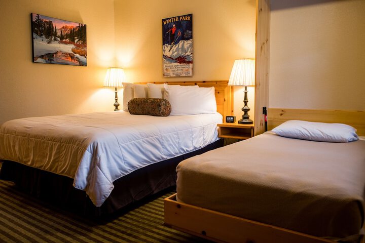 Room 105 of 242