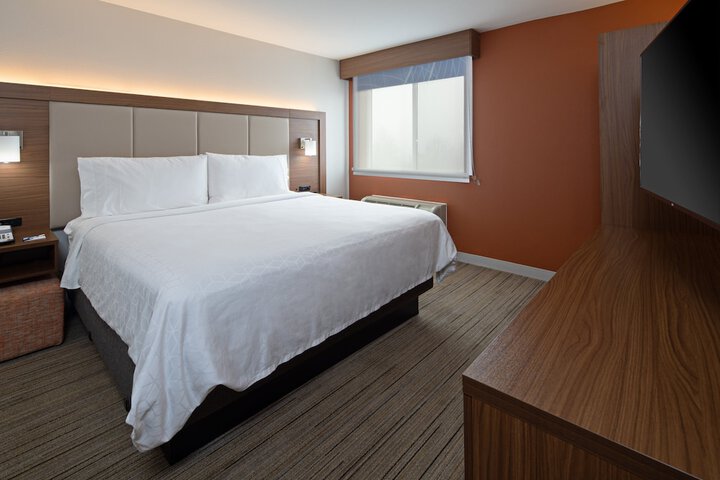 Room 12 of 43