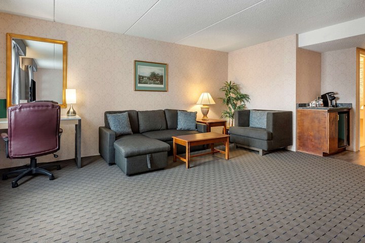 Room 26 of 40