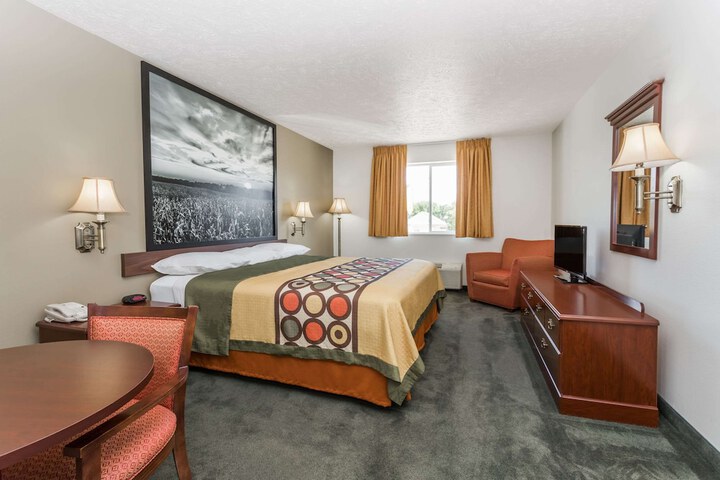 Room 5 of 15