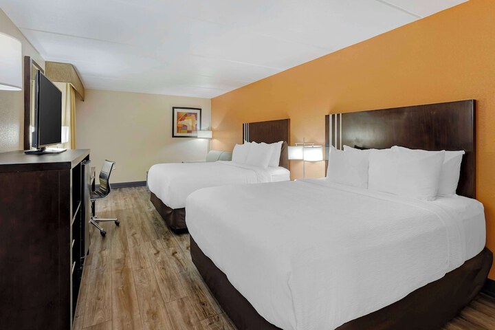 Room 15 of 37