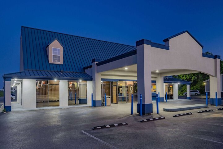 Hotel 4 of 36