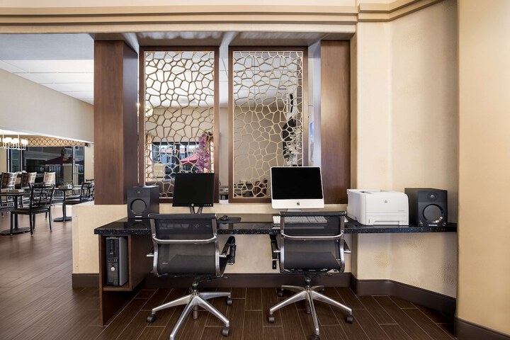 Business Center 26 of 26