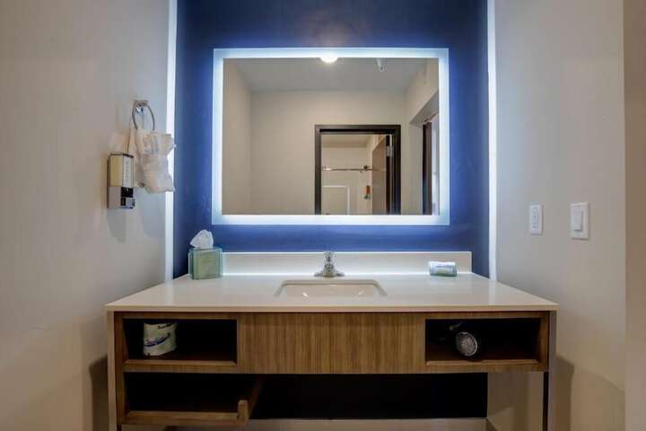 Room 15 of 22