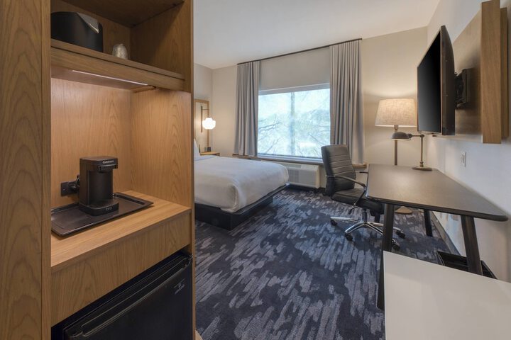 Room 33 of 42