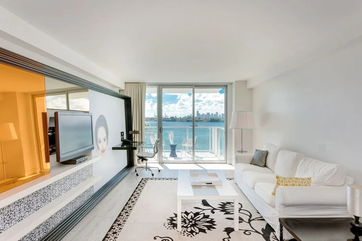 Private Condos at 1100 West by LMC