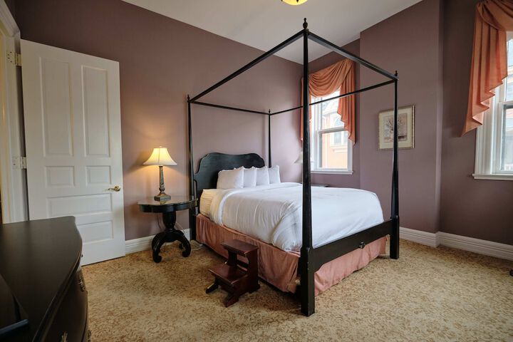 Room 147 of 185
