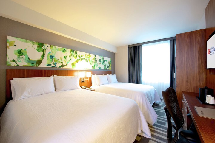 Room 32 of 41