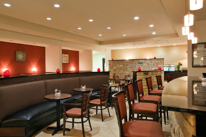 Dining 55 of 65