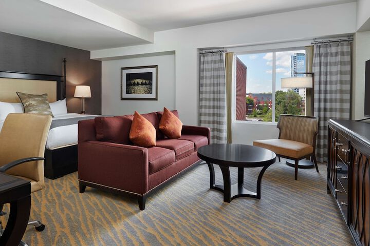 The Inn at Penn a Hilton Hotel