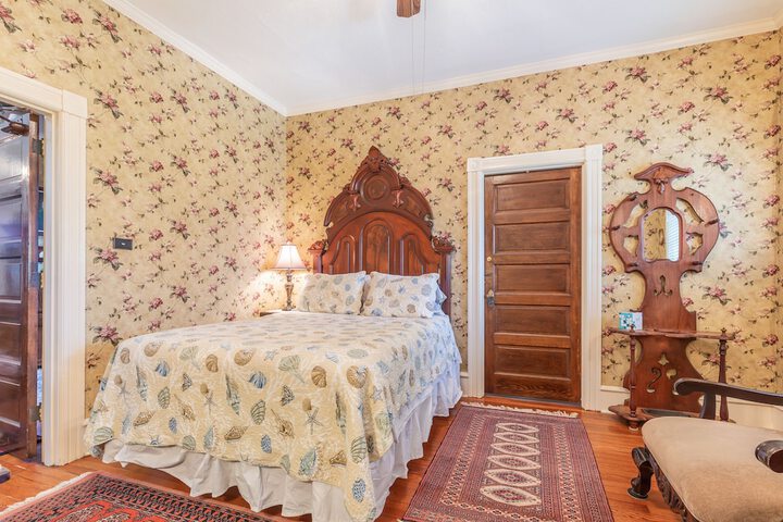 Room 8 of 38