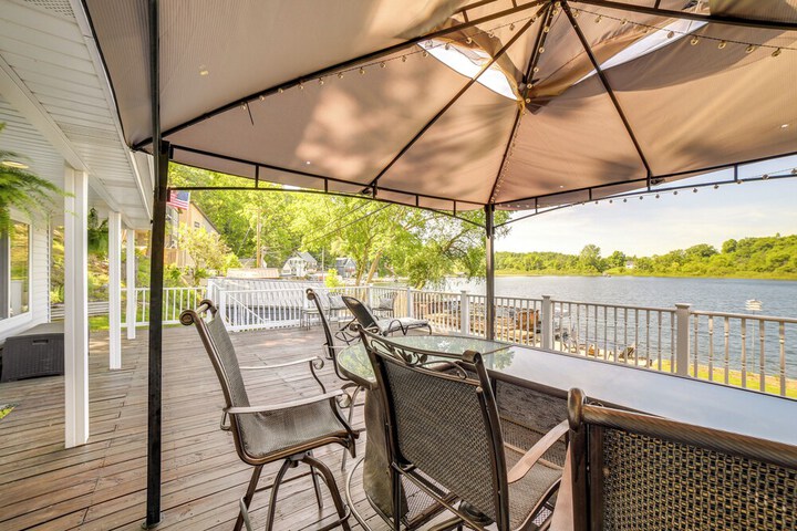 Big Pine Island Lake Cottage w / Boat Dock & Kayaks