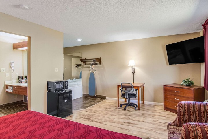 Room 28 of 28