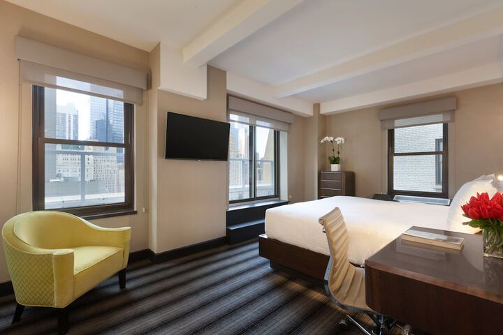 Room 32 of 81