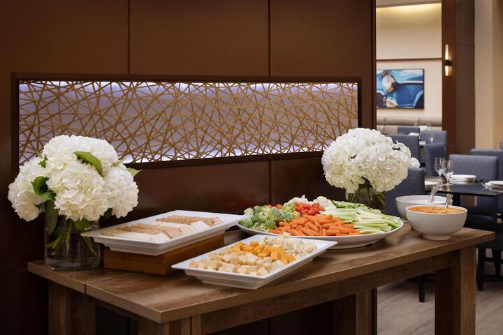 Embassy Suites by Hilton Detroit Troy Auburn Hills