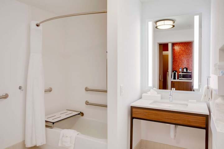Room 19 of 39