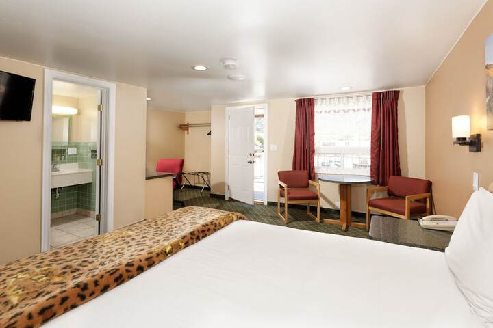 Room 12 of 50