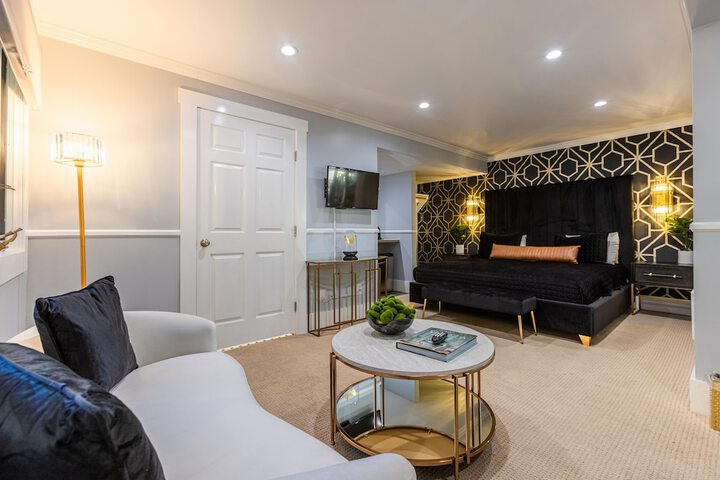 Room 100 of 150