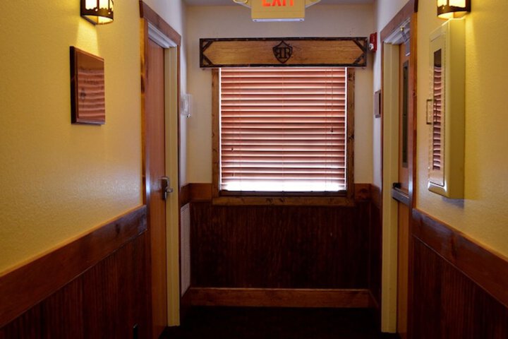 Ballroom/Hall 40 of 43