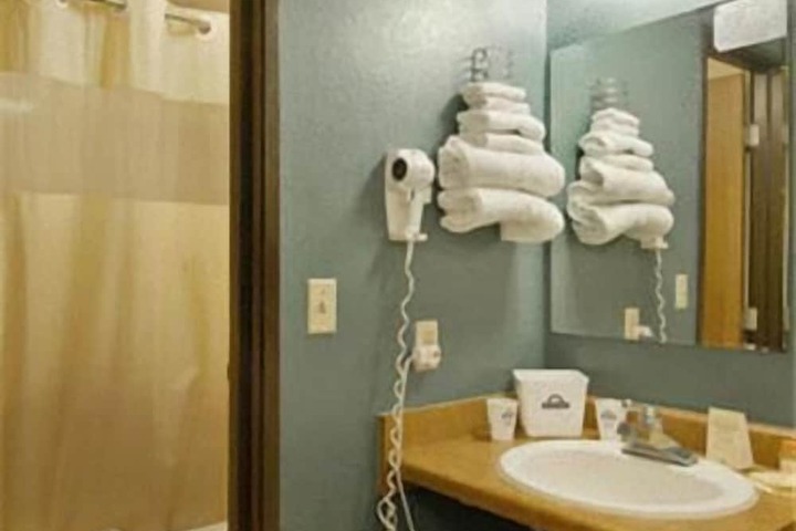 Room 9 of 17