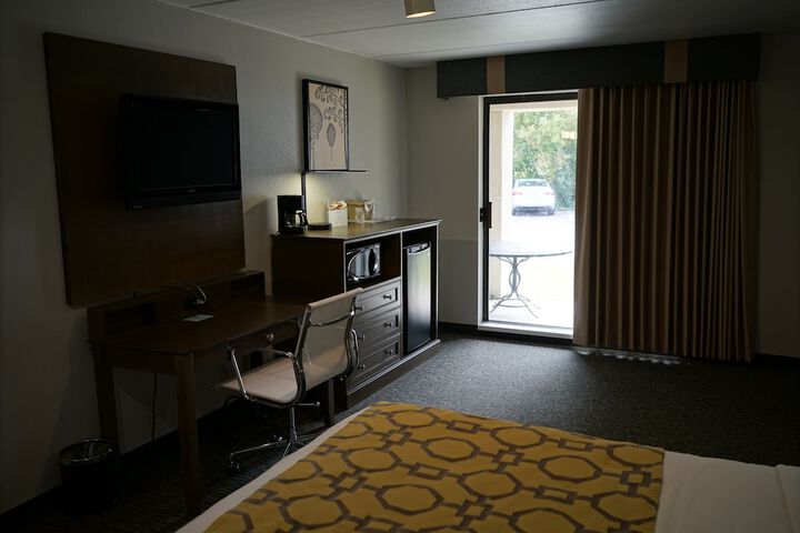 Room 17 of 66