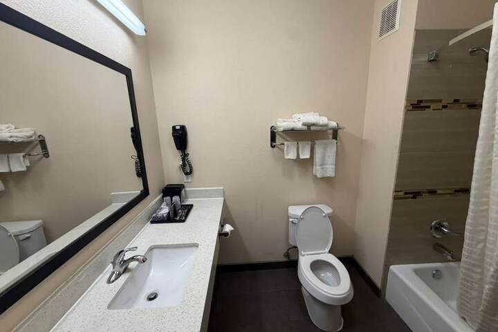 Scottish Inns & Suites Bay City TX